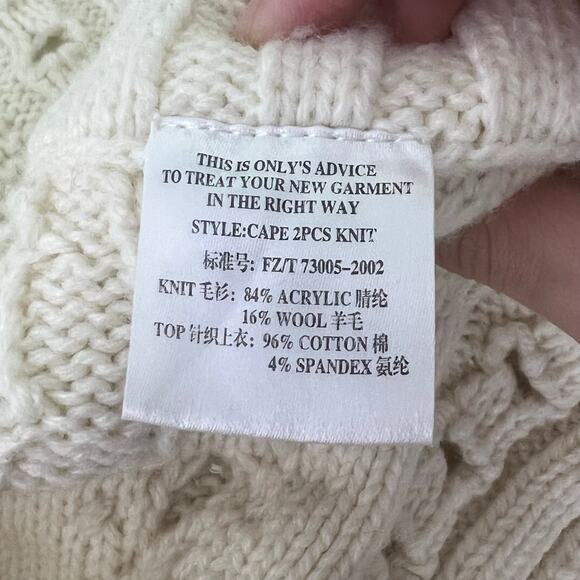 Vintage Only White Cape Shawl Size Small Wool Blend - Picture 5 of 5